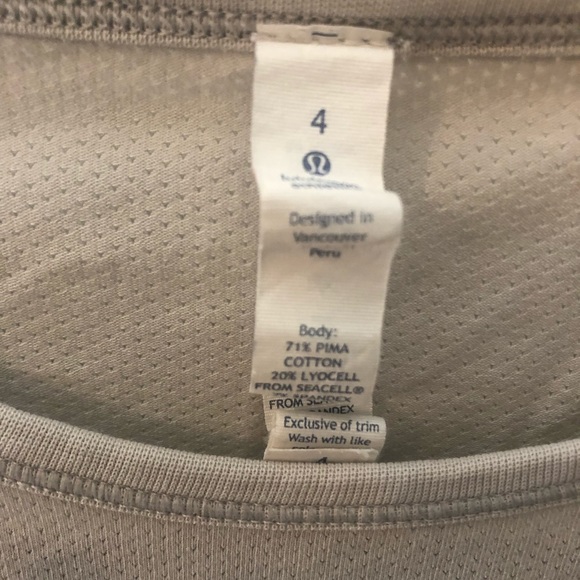 Reserved! 2 lululemon size 4 shirts - Picture 3 of 4